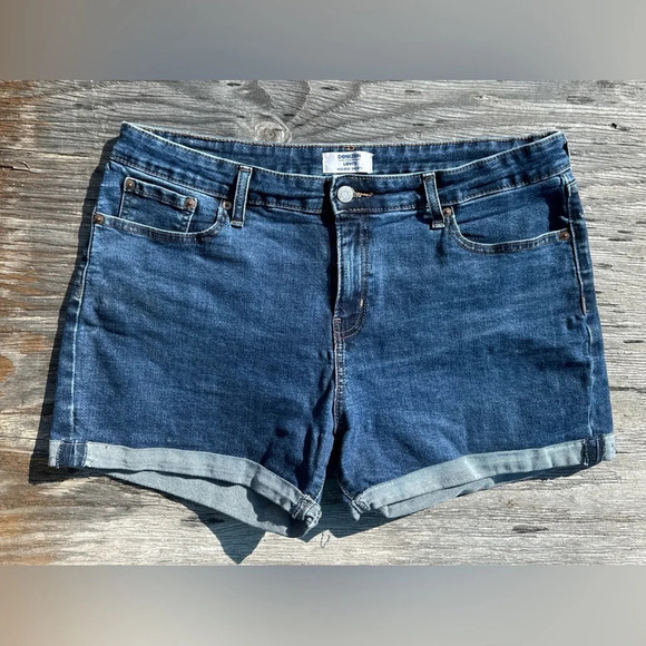 Denizen From Levi’s Mid Rise Jean Shorts Sz 32 - Picture 1 of 4